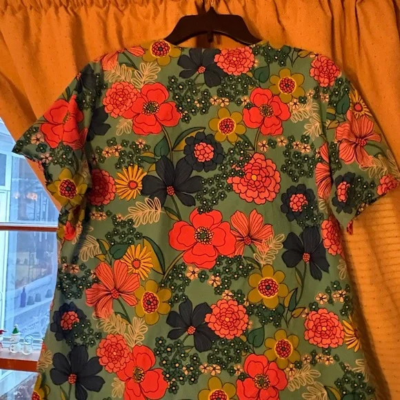 Cherokee Floral Print Scrub Top - Multicolor - Picture 2 of 4